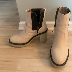Bone/black boots from Bohme